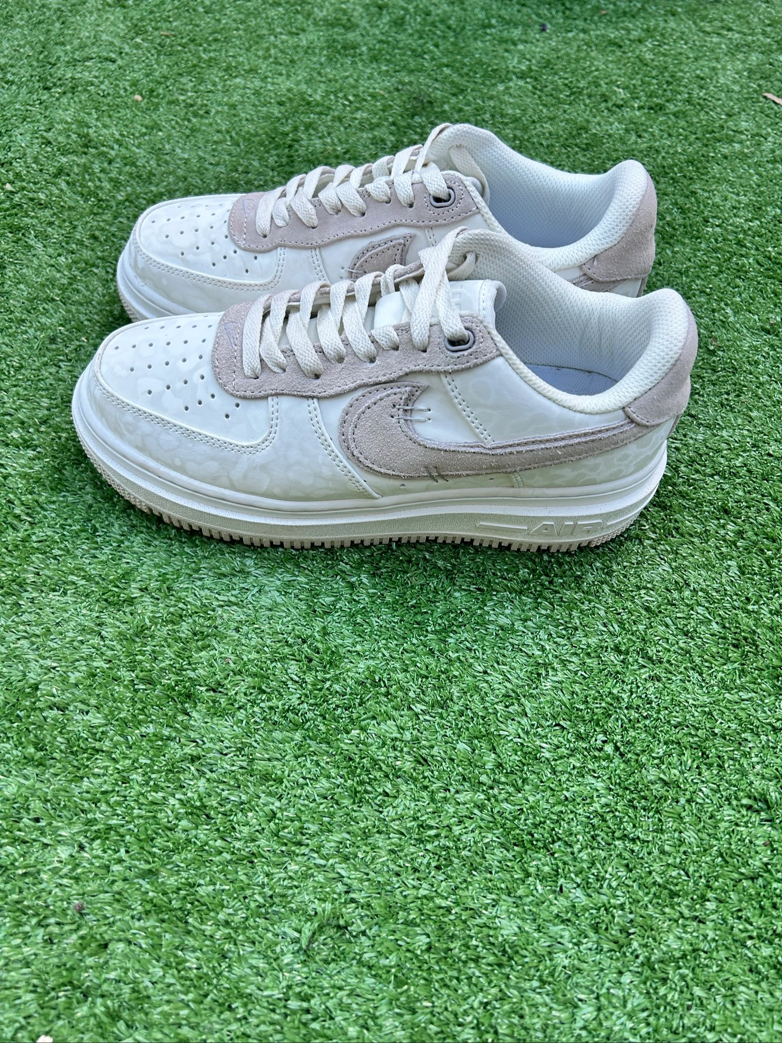 Nike Air Force 1 Triple White Size 40 – photo 4